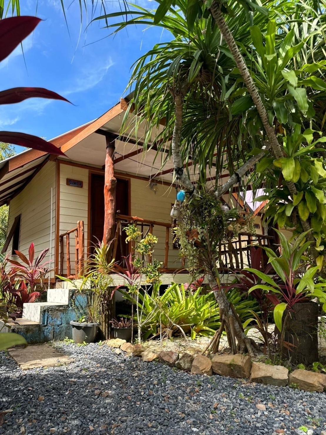 Blue Sky Bungalow Koh Jum Buitenkant foto